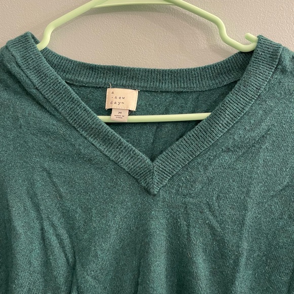 Green V-Neck - Picture 3 of 3